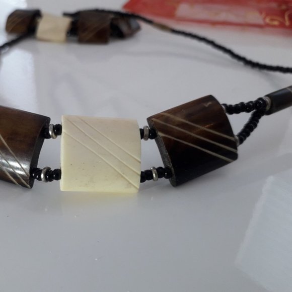 NWOT - TRIBAL JEWELRY NECKLACE AND BRACELET SET - Picture 3 of 3